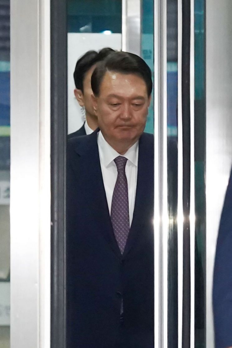 [속보] 尹측 "특검에 28일 10시로 시간 조정 요청했으나 거부, 임의수사 본질 부정"