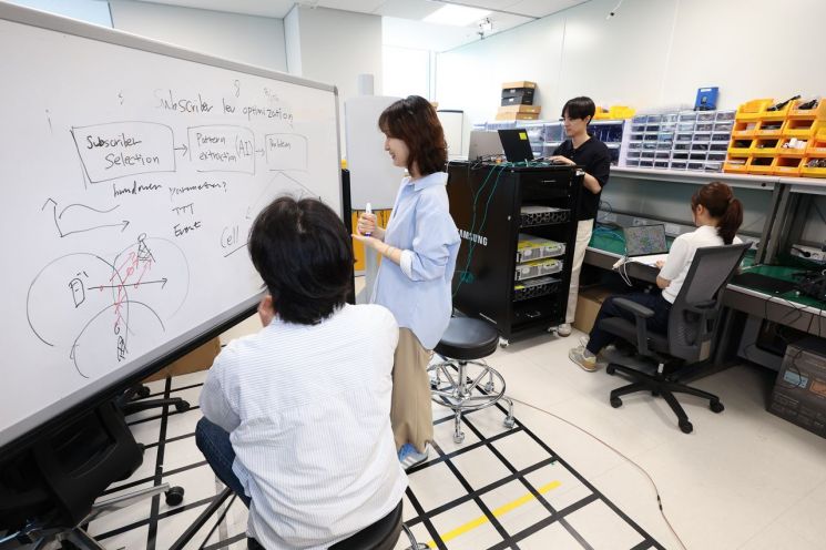KT-삼성전자, AI 기반 무선망 최적화 기술 개발·검증 성공 연합뉴스
