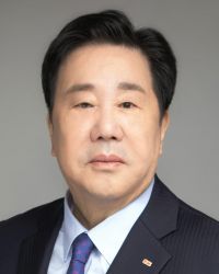 우오현 SM그룹 회장, '고향' 고흥군 신혼부부에게 65인치 스마트TV 쏜다