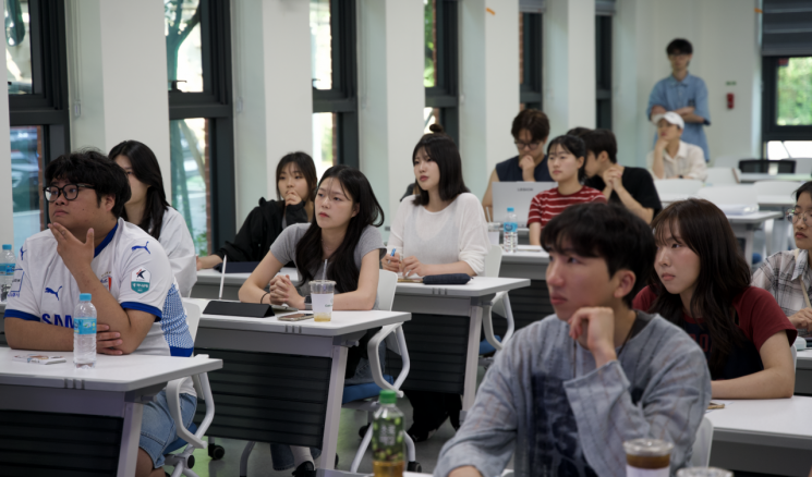 황지해 작가, 담양서 청년들과 정원을 말하다