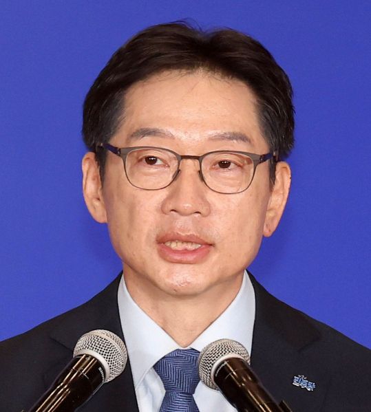 검찰 출신부터 관료·정치인·기업인까지…대통령실, 2개 수석·6개 장관 등 인선