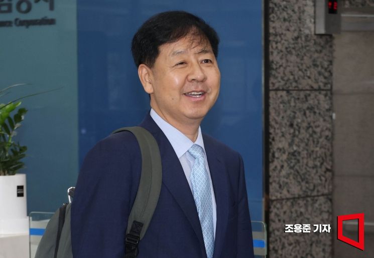 [포토] 질문에 답하는 구윤철 후보자