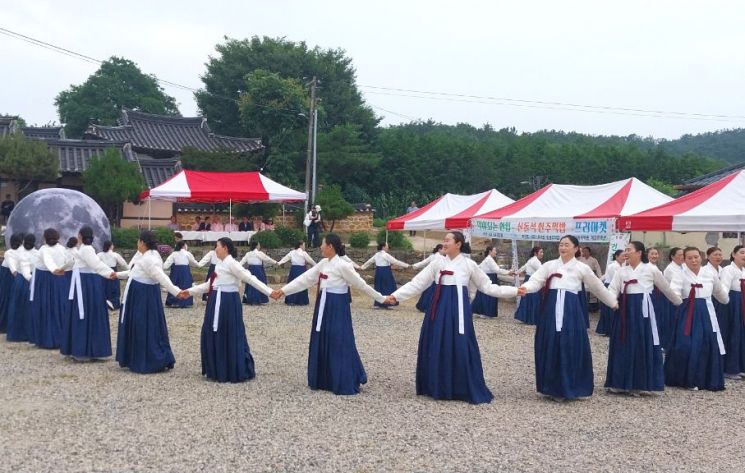 2025년 두 번째로 이뤄진 영덕군 생생국가유산 사업 중 월월이청청 공연. 영덕군 제공