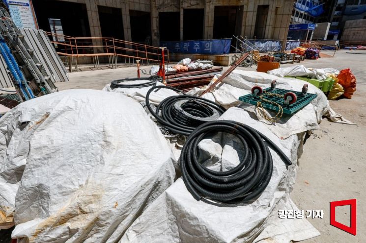 GDP 성장률 1.4%P 깎아먹은 건설…19개월 연속 침체 ‘역대 최장’(종합)