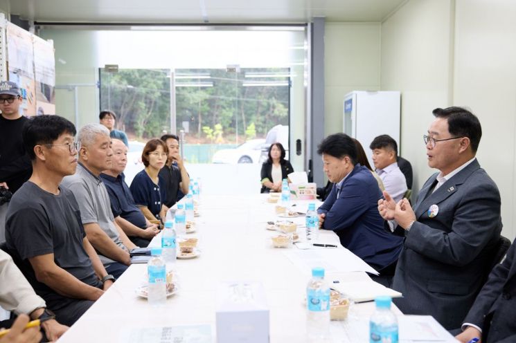 강수현 시장, 수출 제조기업 '나비야삭스' 현장 방문…애로사항 청취