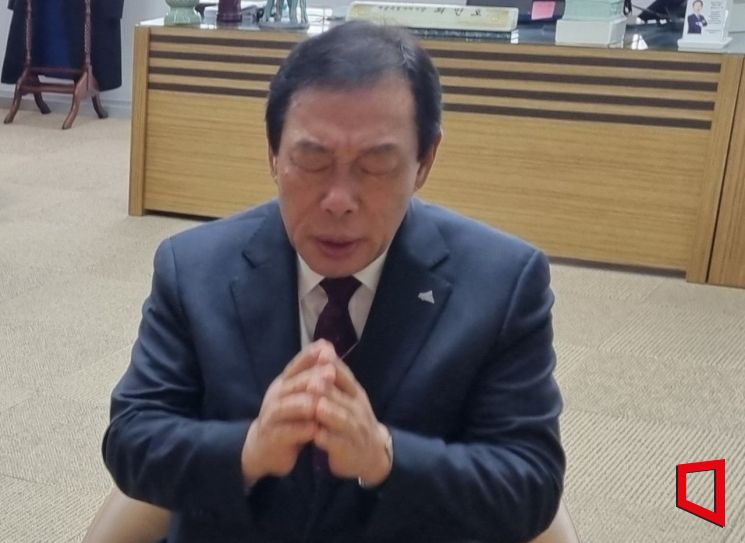 [속보] 최민호 세종시장, 정부세종청사서 1인시위 돌입