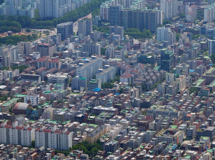 서울 송파구 롯데월드타워에서 바라본 주택단지. 연합뉴스