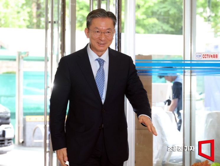 [포토] 첫 출근하는 정성호 법무부 장관 후보자