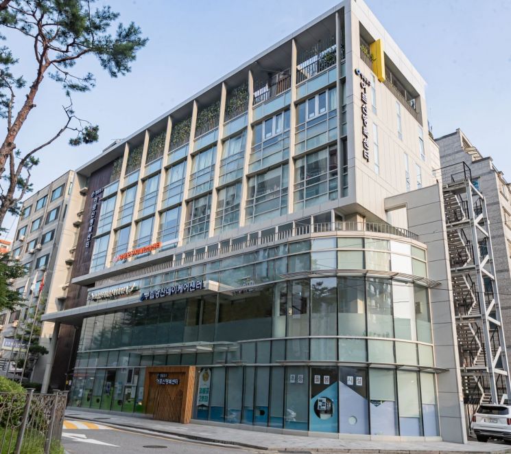 영등포구, ‘어르신 행복센터’ 개관…치매·데이케어·경로당을 한 곳에