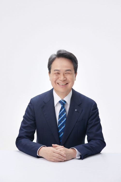 "대출 금리 한자릿수로 일괄 인하"…파격 상생 나선 신한금융