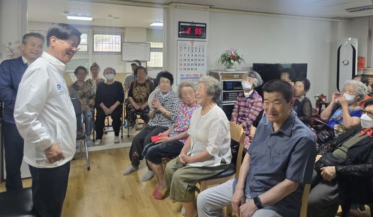 정종복 기장군수, 308개 경로당 순회 방문…“어르신 불편 현장서 듣는다”