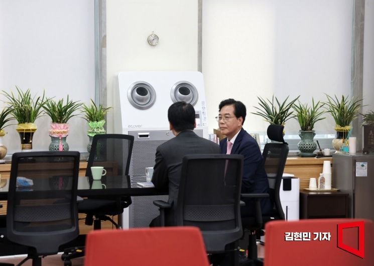 [포토] 면담하는 송언석-안철수