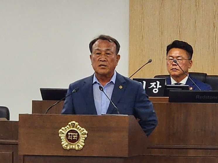 김응규 충청광역연합의원이 해양수산부 부산 이전 철회를 촉구하는 5분 자유발언을 하고 있다. /사진= 의회 사무처