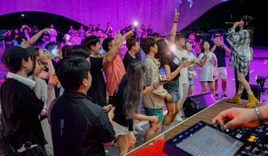 라비에벨 듄스 코스, 한여름 밤 EDM 파티장 변신