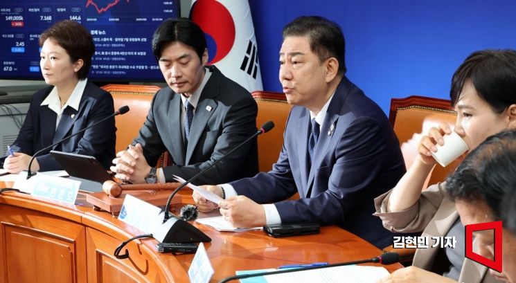 [포토] 김병기 "野, 추경 약속 파기…오늘 본회의서 처리하겠다"