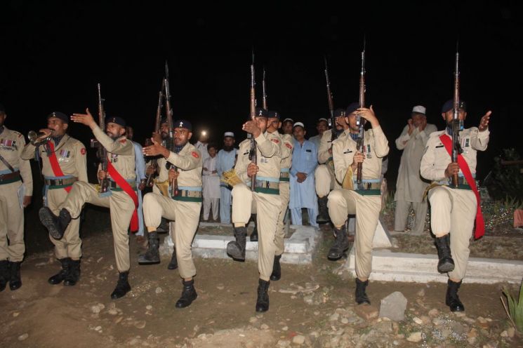 파키스탄군 "아프간서 국경 넘던 무장세력 30명 사살"