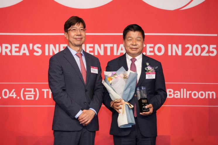 이상근 고성군수, '2025 한국의 영향력 있는 CEO' 선정.