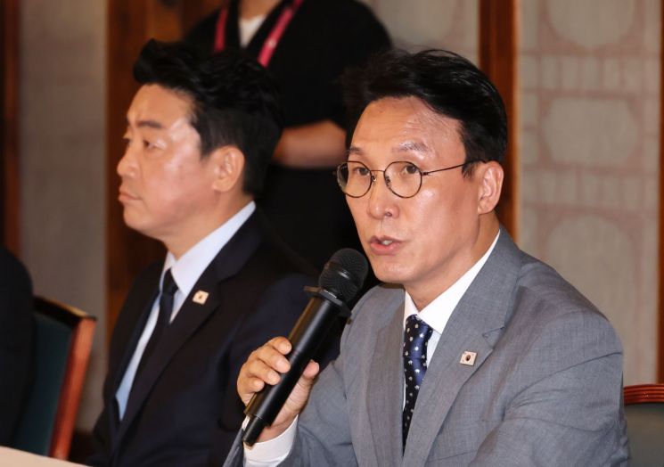김민석 총리, 고위당정협의회 발언    (서울=연합뉴스) 이정훈 기자 = 김민석 국무총리가 6일 서울 종로구 삼청동 총리공관에서 열린 고위당정협의회에서 발언하고 있다. 2025.7.6    uwg806@yna.co.kr(끝)＜저작권자(c) 연합뉴스, 무단 전재-재배포, AI 학습 및 활용 금지＞
