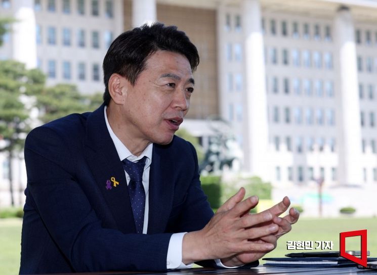 부승찬 "아파치 헬기·대북전단, 계엄 명분으로밖에 설명 안돼"