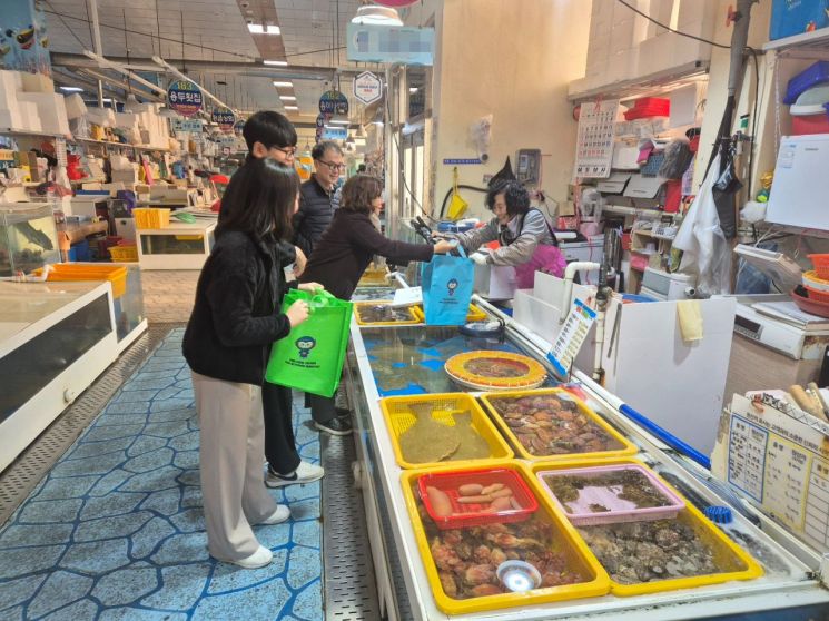 사천시, 전통시장 이용하기 행사 … 매월 1730여명 참여