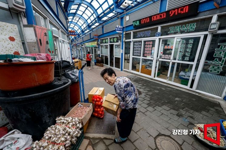 2025년 6월 30일 폐광한 강원도 삼척시 대한석탄공사 도계광업소 인근 도계전두시장이 지난 7일 한산한 모습을 보이고 있다. 강진형 기자
