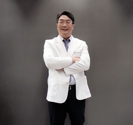 신재흥 병원장, ‘2025 대한경추연구학회 학술대회’ 성료…척추 분야 학문 교류 이끌어