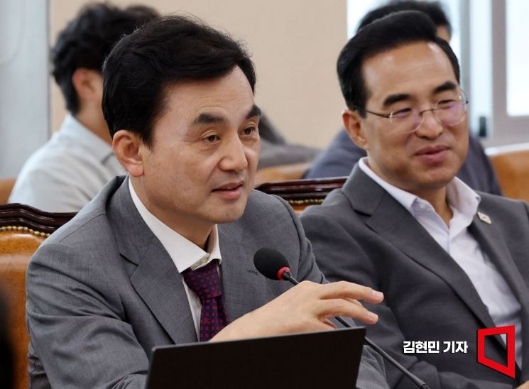 [포토] 인사말하는 안규백 국방장관 후보자