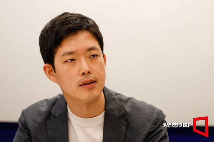 김현수 슈퍼브에이아이 대표가 9일 서울 강남구 위워크타워에서 인터뷰 하고 있다. 강진형 기자