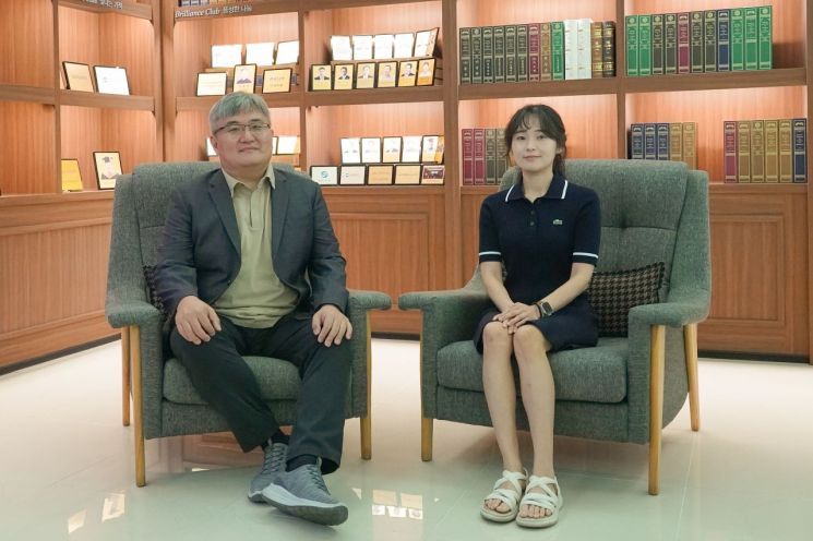 GIST 환경에너지공학과 윤진호 교수님, 박진아 박사과정생.