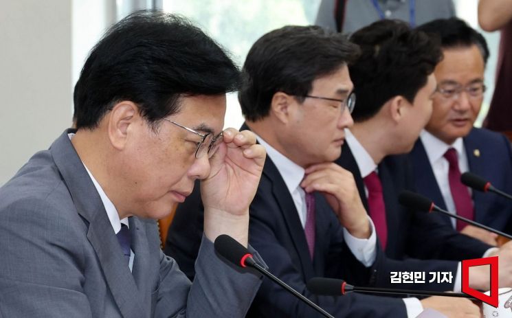 [포토] 송언석, 尹 재구속에 "불행한 사태 매우 안타깝다…국민께 송구"