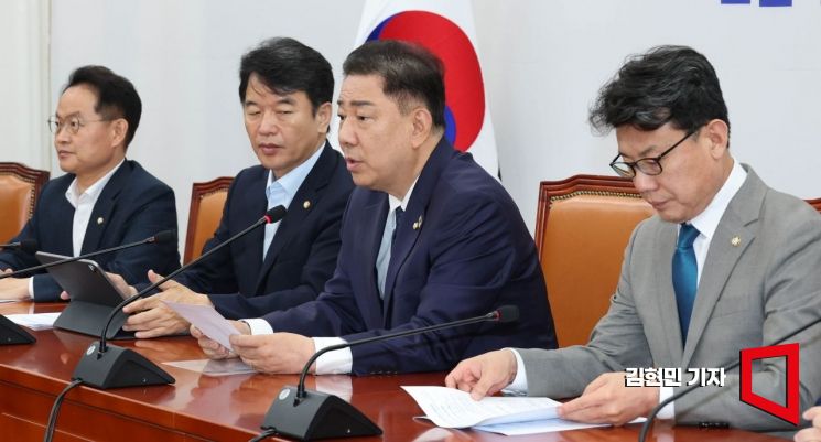[포토] 김병기 "'尹 재구속' 사필귀정…법정 최고형 내려야"