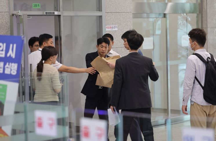 채상병 특검, 국방부 대변인실 등 압수수색. 연합뉴스