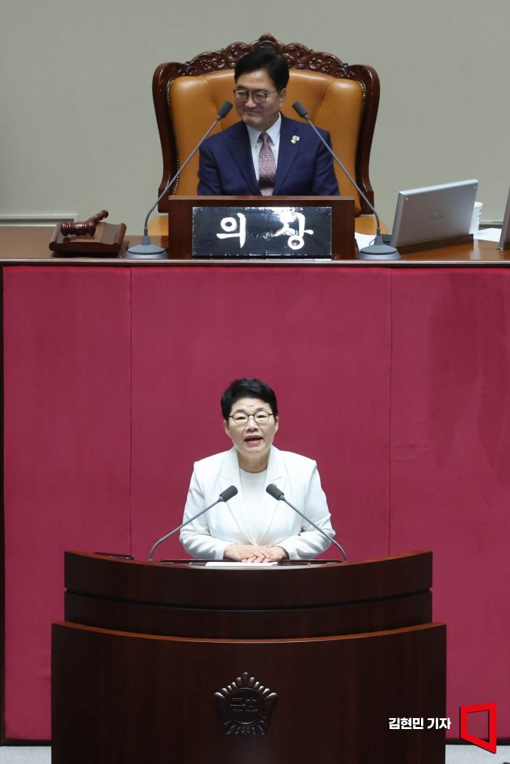 10일 국회 본회의에서 기획재정위원장으로 선출된 임이자 국민의힘 의원이 당선인사를 하고 있다. 2025.7.10 김현민 기자