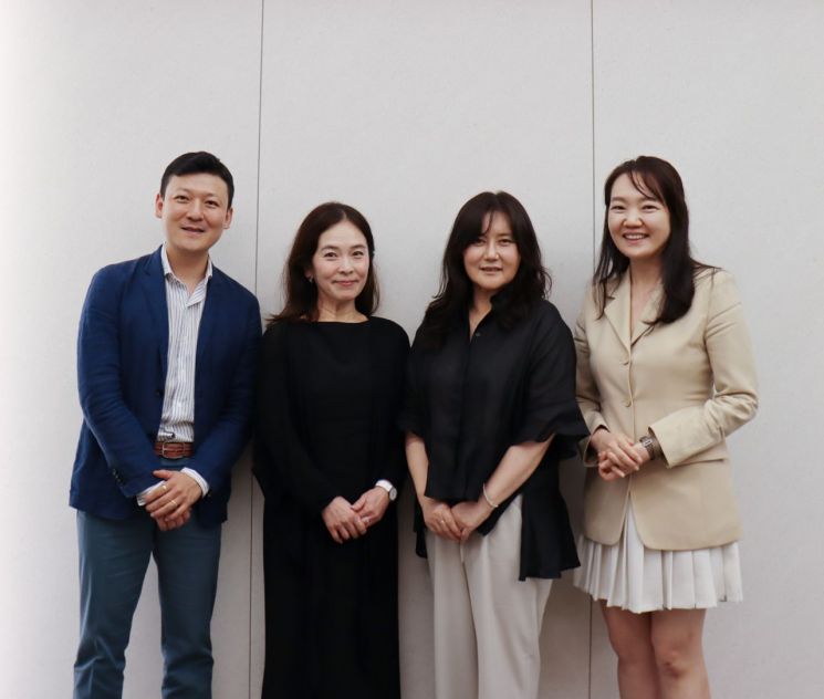 블라인드 테이스팅의 심사위원을 맡은 (왼쪽부터)김주용 주은 레스토랑 수석 소믈리에, 최민아 와인인 대표, 김상미 WSA 와인아카데미 원장, 양진원 드링크 가이드 대표.