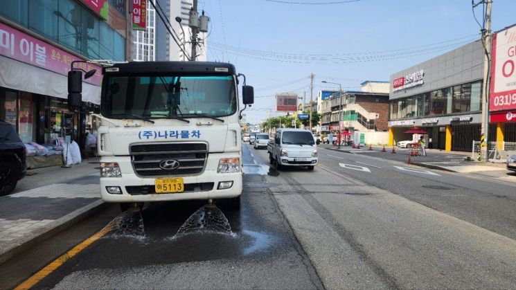 파주시, 살수차 14대 동원…폭염 총력 대응