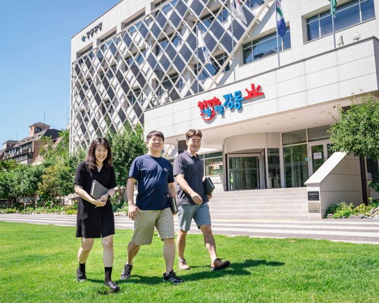 “쿨하게 입어요”…강동구, 반바지·샌들 출근도 OK