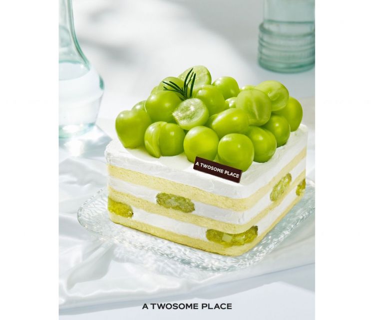 "국내산 샤인머스캣을 듬뿍" 투썸플레이스, '샤인생' 출시