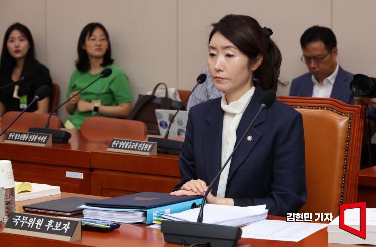 강선우 여성가족부 장관 후보자가 14일 국회 여성가족위원회에서 열린 인사청문회에 출석하고 있다. 김현민 기자