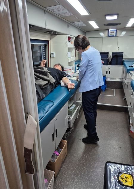 완주군이 오는 16일 완주군청사 앞 민원인 주차장에서 공무원·주민들을 대상으로 '생명나눔 사랑의 헌혈 캠페인'을 실시한다. 완주군 제공