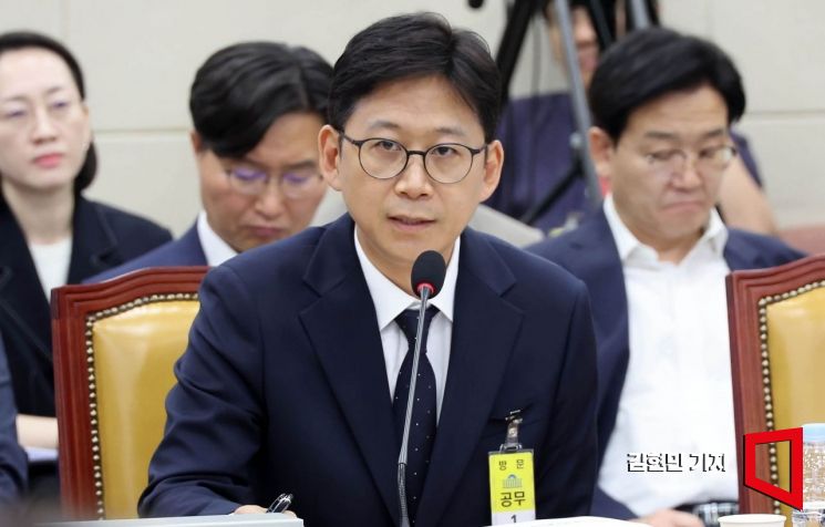 배경훈 과학기술정보통신부 장관 후보자가 14일 국회 과학기술정보방송통신위원회 전체 회의에서 열린 인사청문회에서 의원 질의에 답변하고 있다. 2025.7.14 김현민 기자