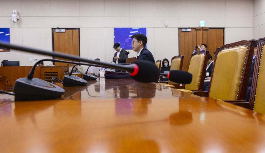 배경훈 과학기술정보통신부 장관 후보자가 14일 국회 과학기술정보방송통신위 인사청문회에 출석해 병역 관련 질의에 답변하고 있다. 연합뉴스