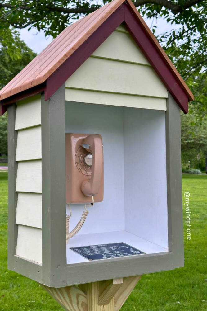 미국 코네티컷주에 설치된 바람의 전화. my wind phone 인스타그램.