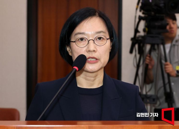 한성숙 중소벤처기업부 장관 후보자가 15일 국회 산업통상자원중소벤처기업위원회 전체회의에서 열린 인사청문회에서 모두발언을 하고 있다. 2025.7.15 김현민 기자