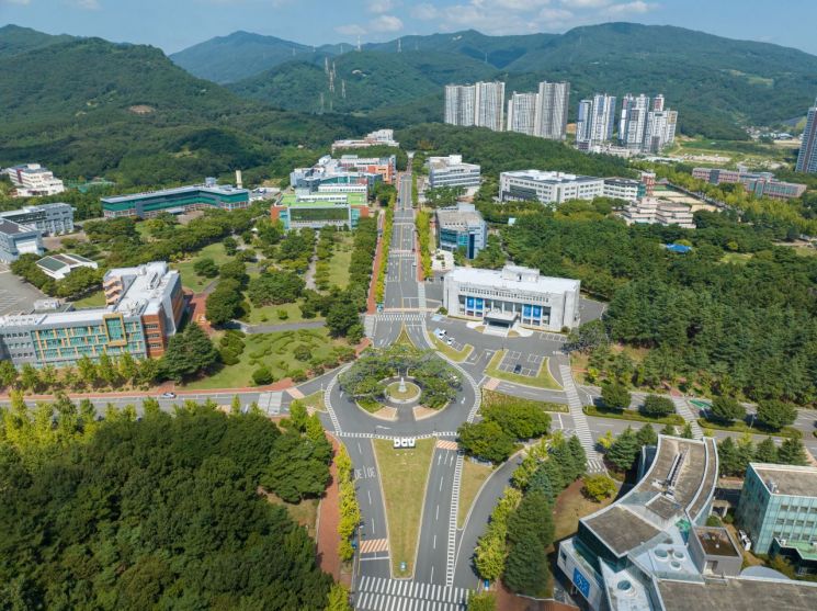 경북·칠곡 RISE K-U시티 … 대구가톨릭대, 지역상생 모델로 청년·기업 동반 성장 견인