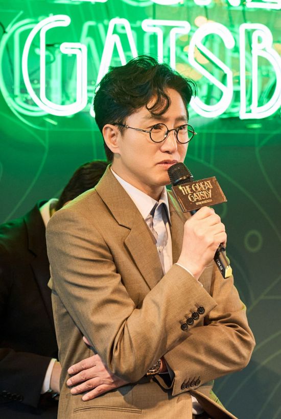 신춘수 오디컴퍼니 대표가 15일 서울 서초구 솔빛섬 무드서울에서 열린 '위대한 개츠비' 론칭 쇼케이스에서 소감을 말하고 있다.   [사진 제공= 오디컴퍼니]