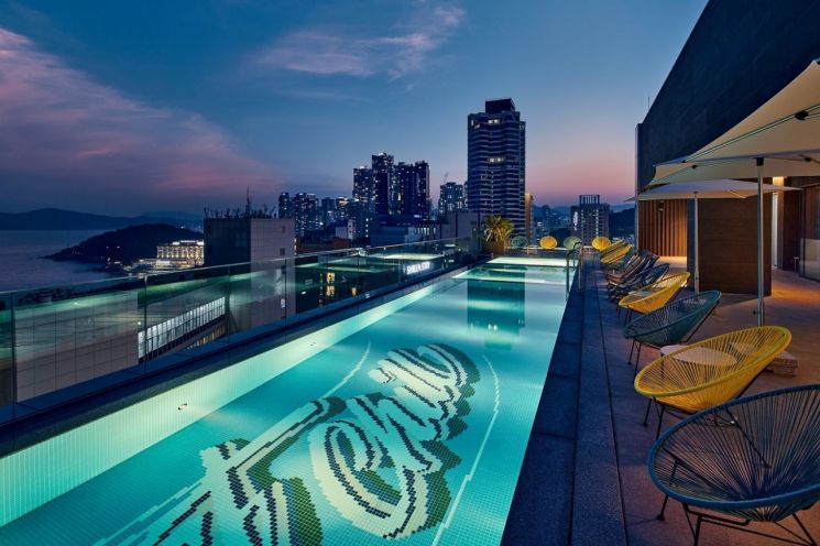 프로야구 보고 호캉스…롯데호텔, '플레이 앤 스테이' 패키지