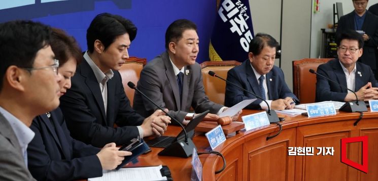 [포토] 김병기 “尹, 오만하고 후안무치…제정신 아냐”