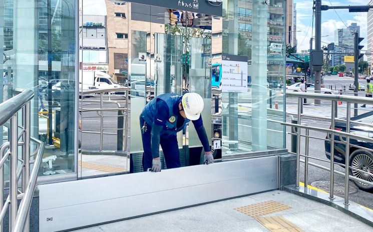 Hyundai Elevator Takes Action to Prevent Elevator Flood Damage During Rainy Season
