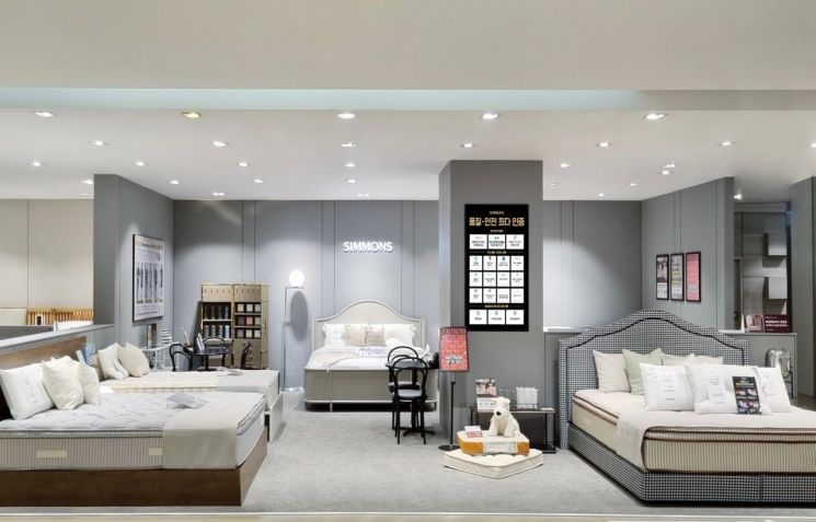 시몬스, 롯데백화점 중동점 리뉴얼 오픈