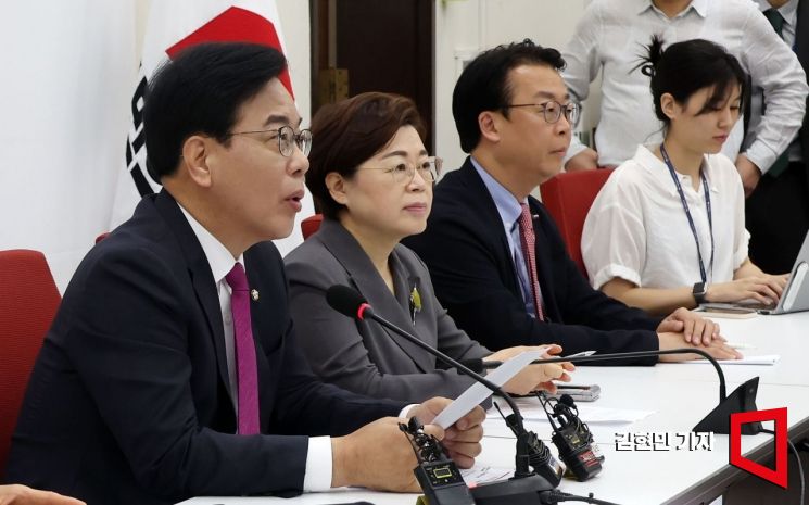 [포토] 송언석 “논문 오타까지 베껴 쓴 이진숙, 자진 사퇴가 답”